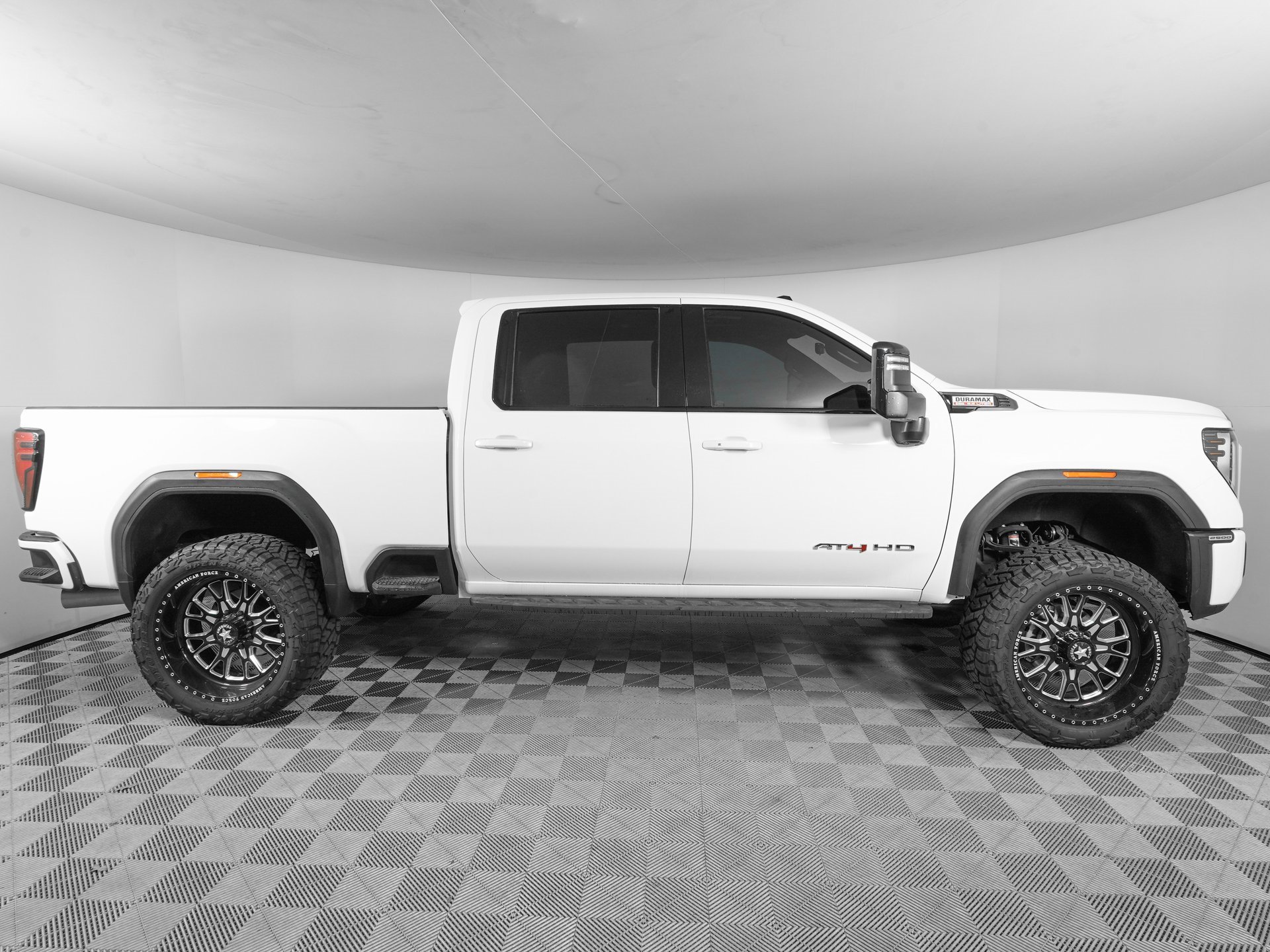 Used 2025 GMC Sierra 2500 AT4 w/ AT4 Premium Plus Package image 5