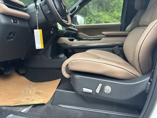 New 2027 Lincoln Navigator L Black Label AWD/4WD image 12