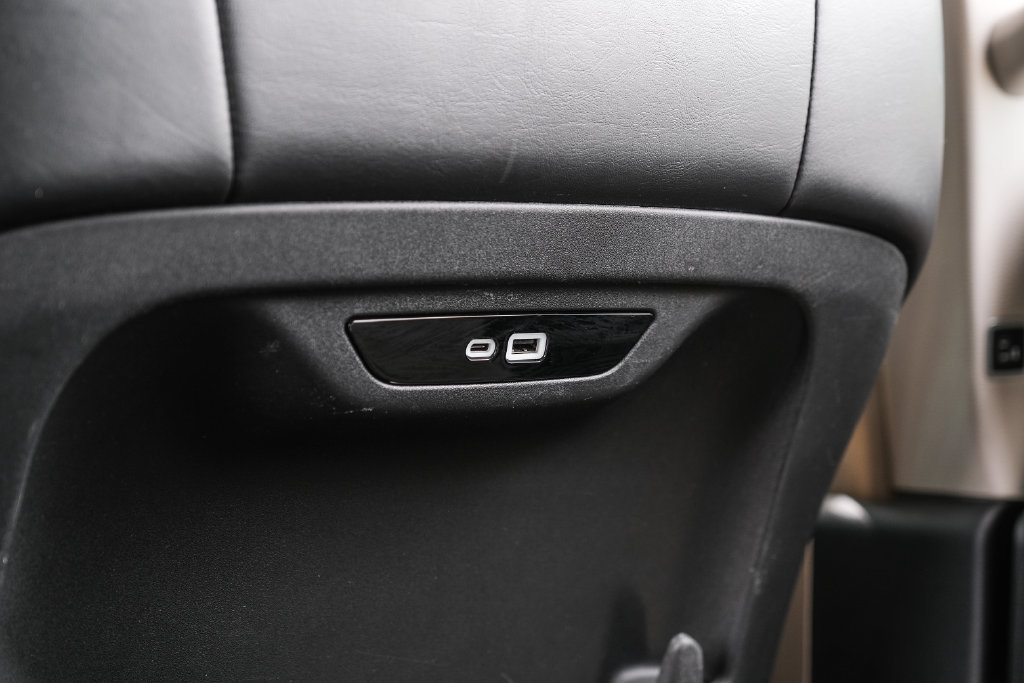 Used 2024 Chrysler Pacifica Touring-L FWD image 51