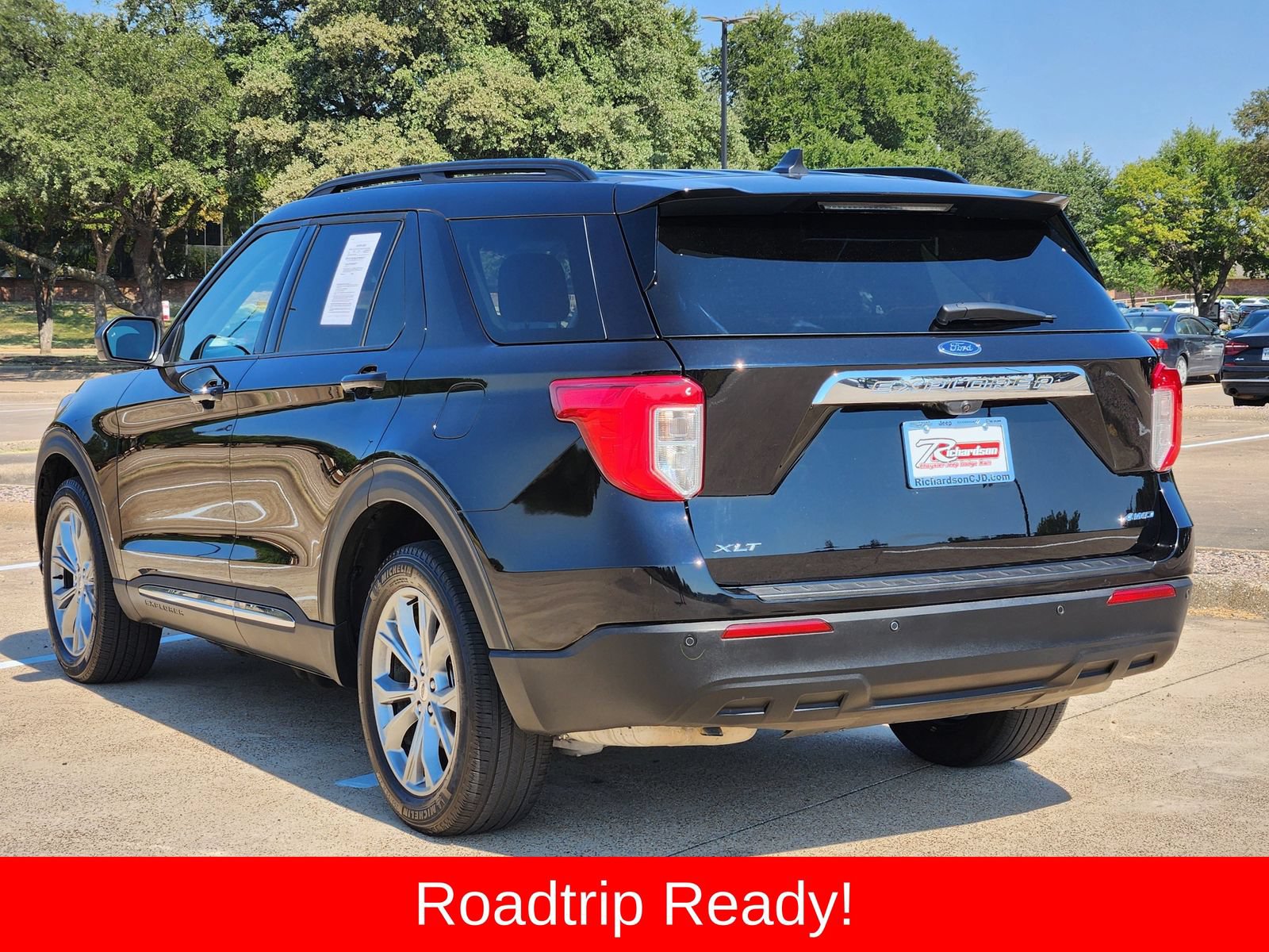 Used 2024 Ford Explorer XLT w/ Equipment Group 202A AWD/4WD image 4