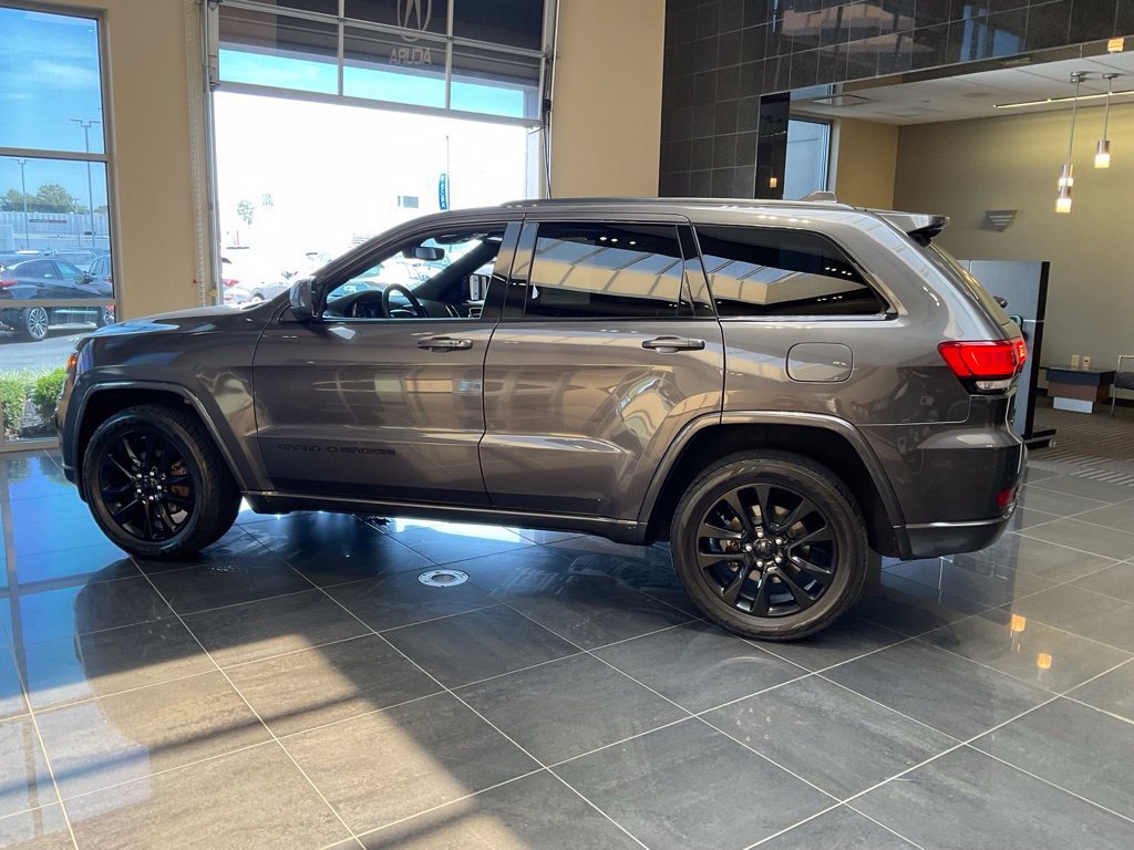 Used 2019 Jeep Grand Cherokee Altitude AWD/4WD image 5