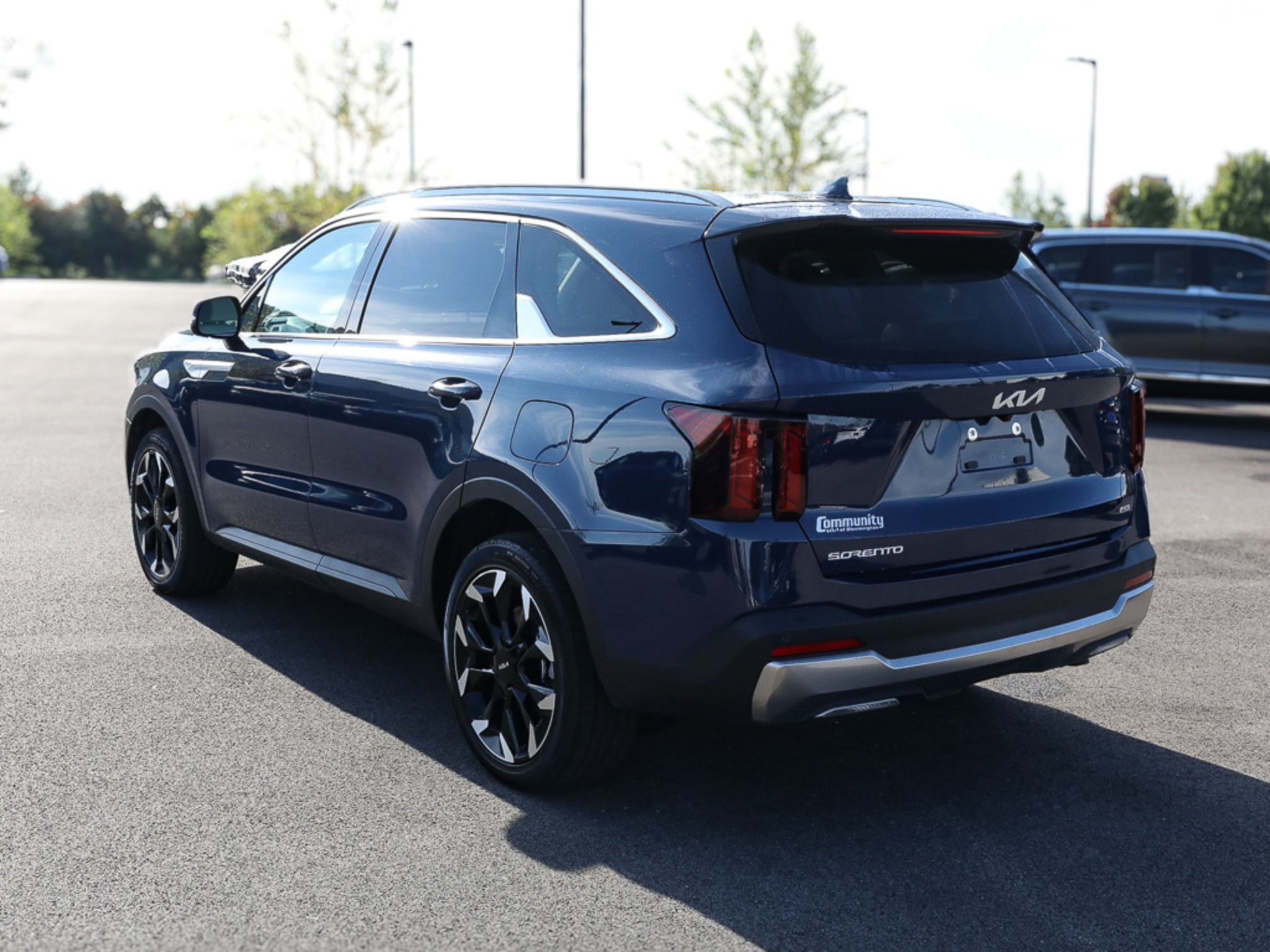 Certified 2025 Kia Sorento EX w/ Panoramic Sunroof Package AWD/4WD image 4
