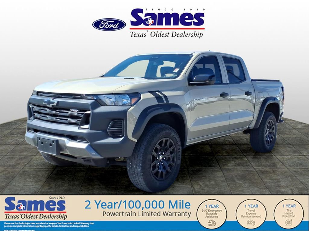 Used 2023 Chevrolet Colorado Trail Boss w/ Advanced Trailering Package AWD/4WD image 3