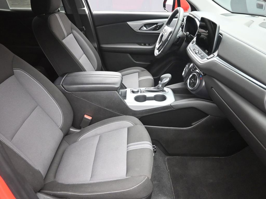 Used 2025 Chevrolet Blazer LT image 6