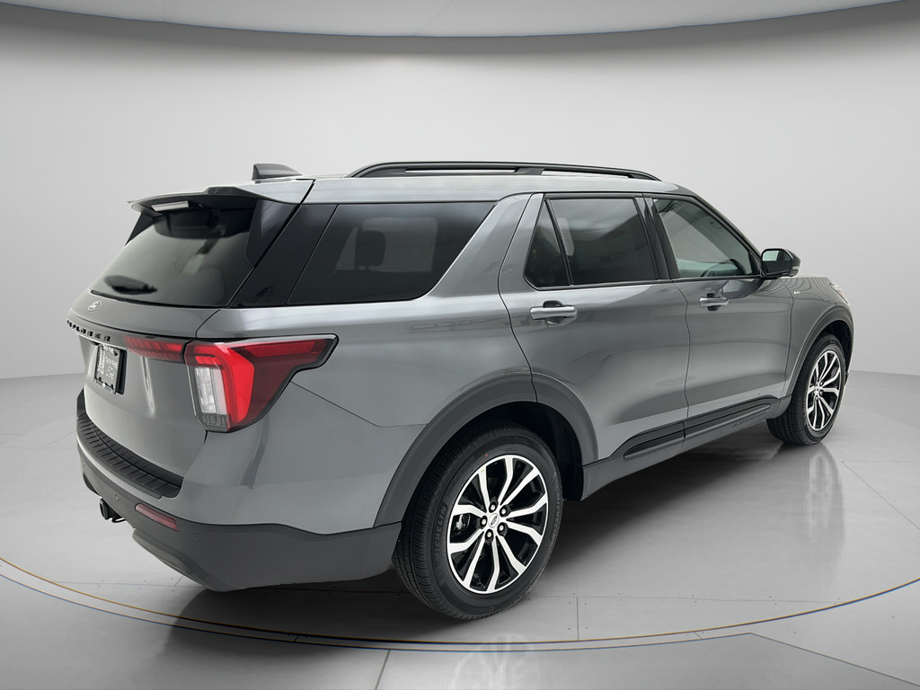 New 2027 Ford Explorer ST-Line AWD/4WD image 5