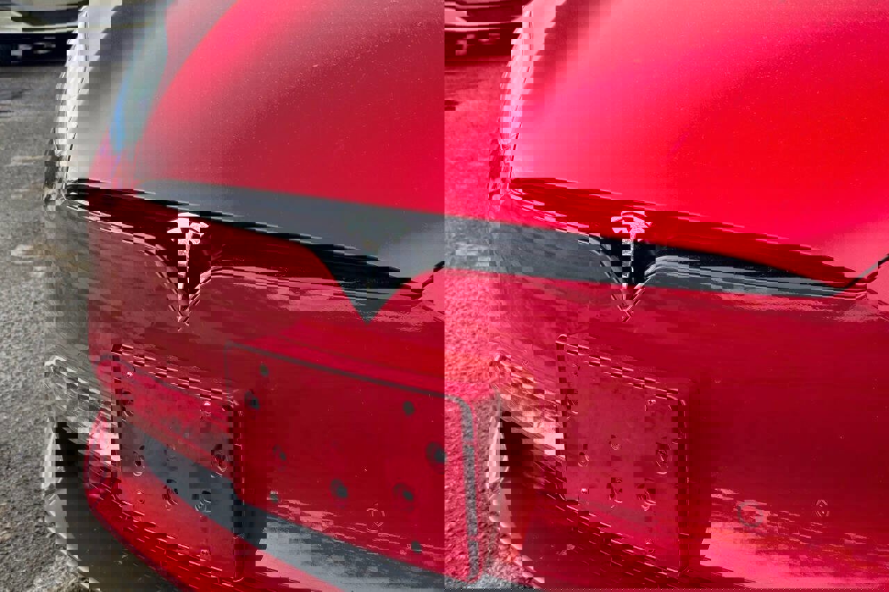 Used 2021 Tesla Model S Plaid image 9