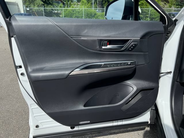 Used 2023 Toyota Venza Limited AWD/4WD image 16