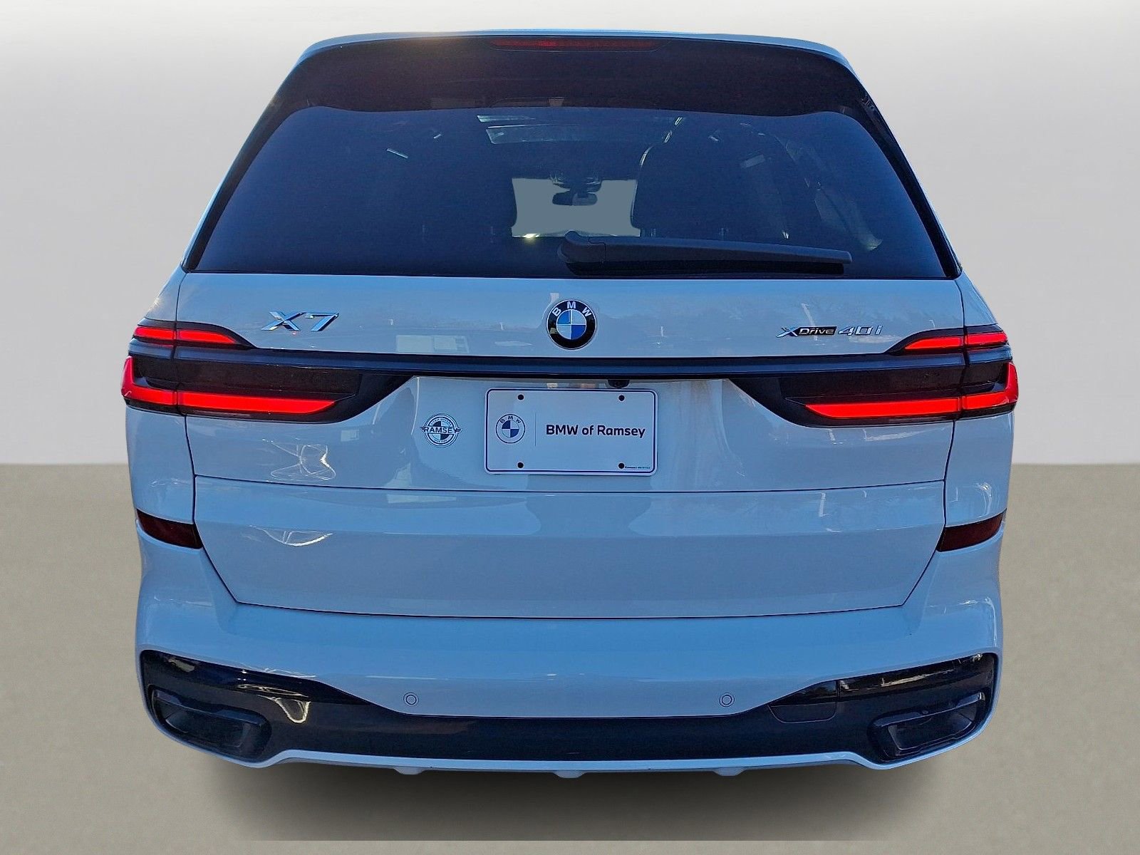 Used 2026 BMW X7 xDrive40i w/ M Sport Package image 4