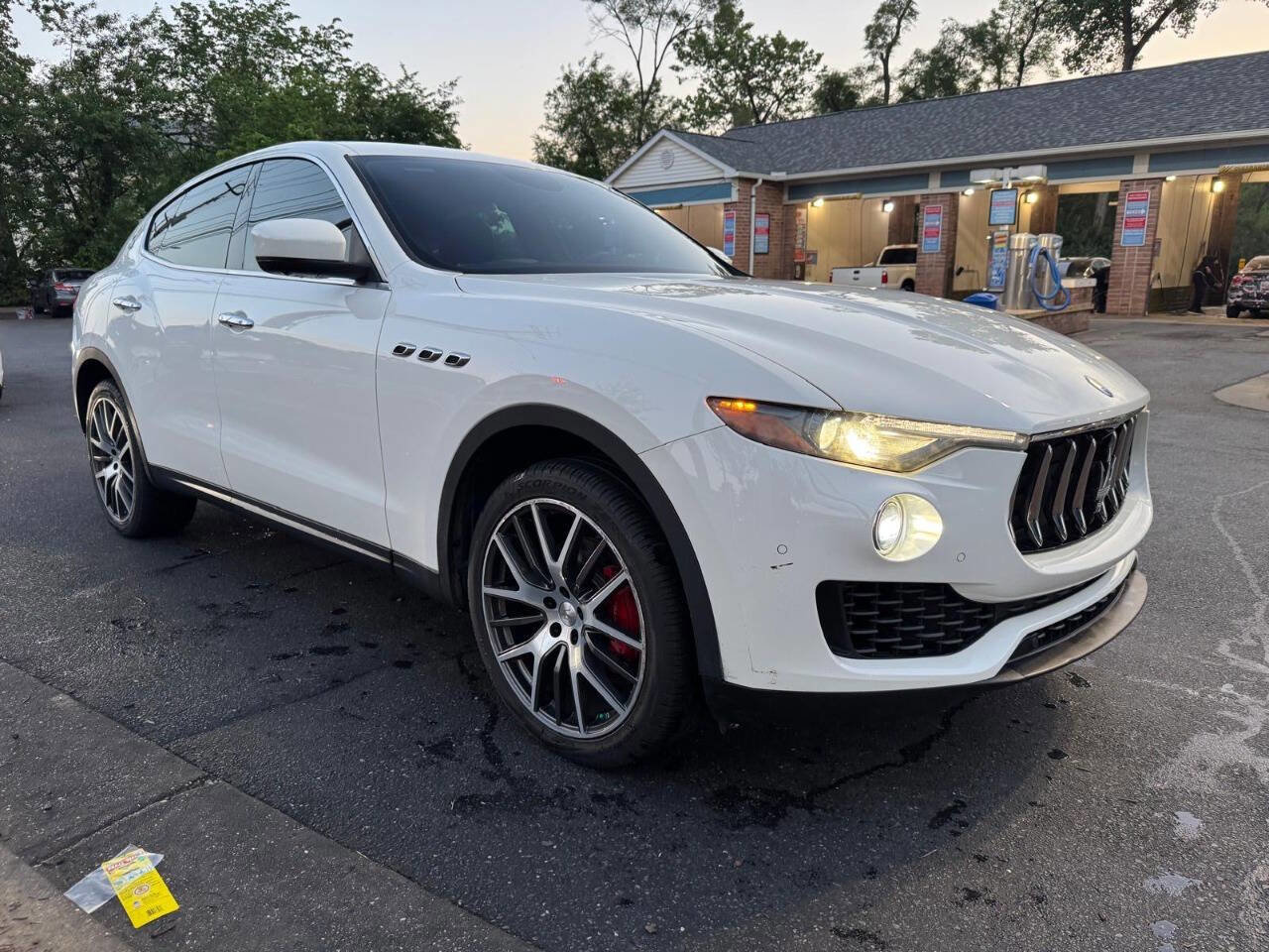 Used 2018 Maserati Levante image 3