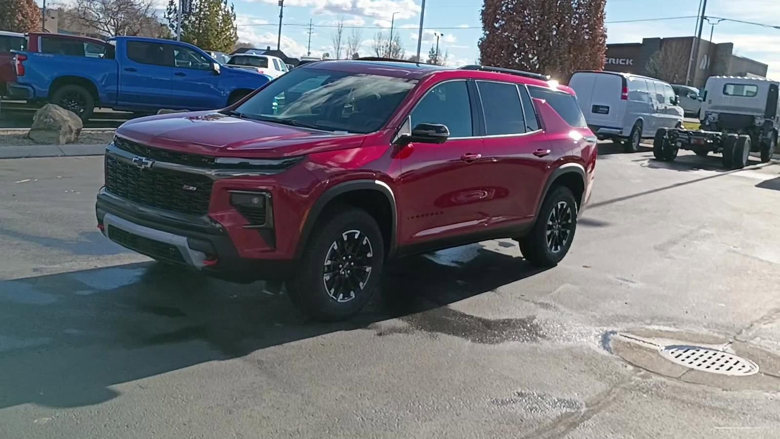 New 2026 Chevrolet Traverse Z71 w/ Enhanced Driving Package image 1
