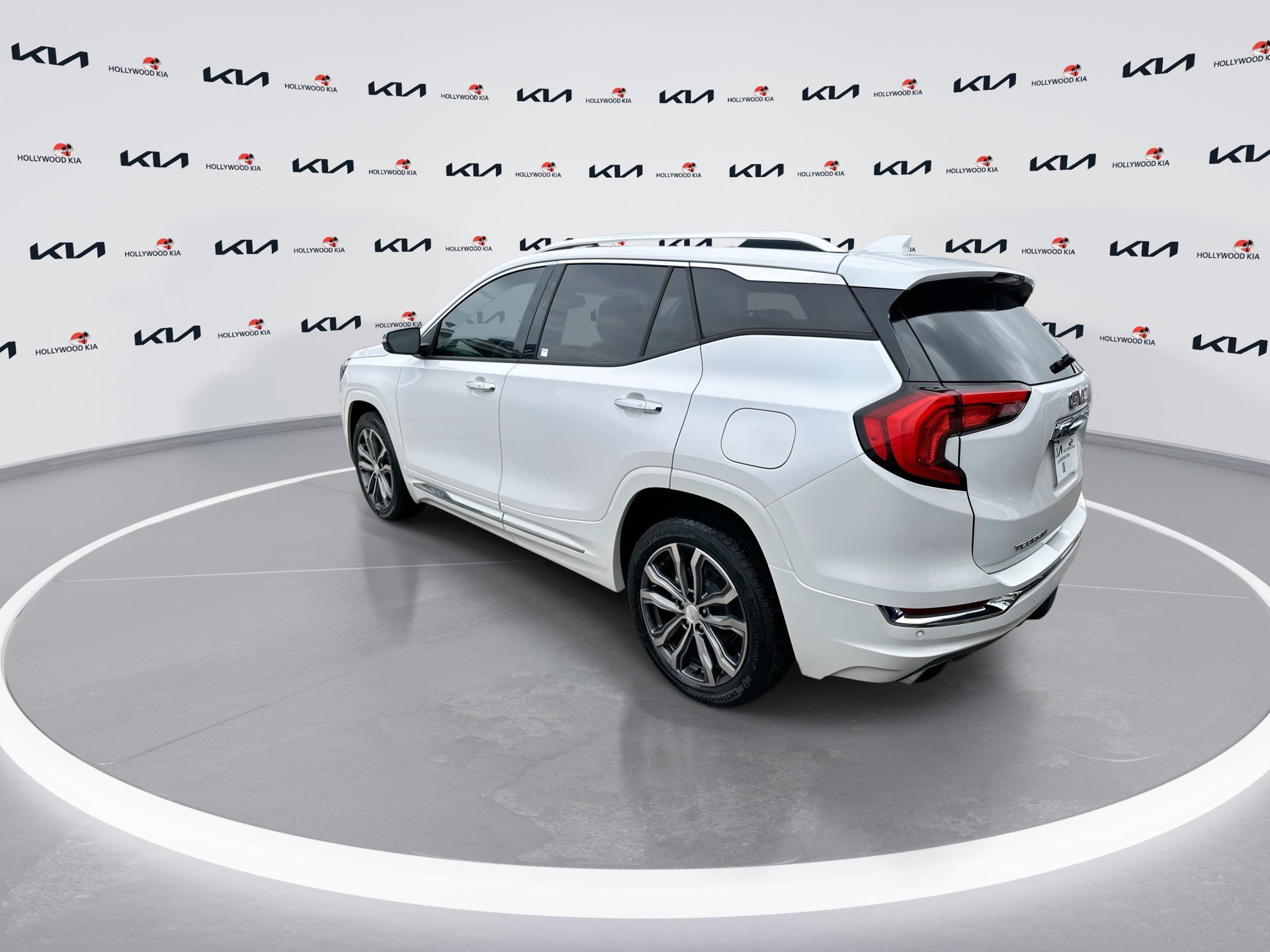 Used 2020 GMC Terrain Denali w/ Denali Premium Package image 6