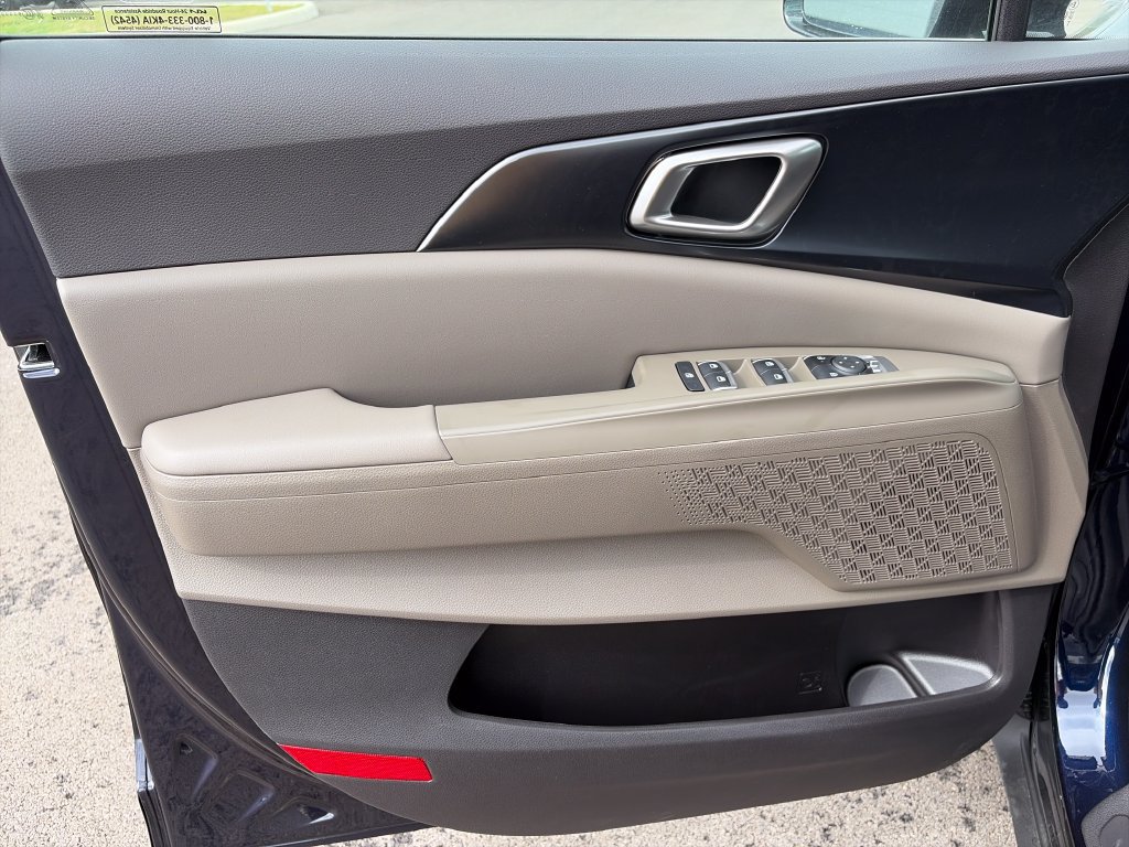 New 2027 Kia Carnival FWD image 16