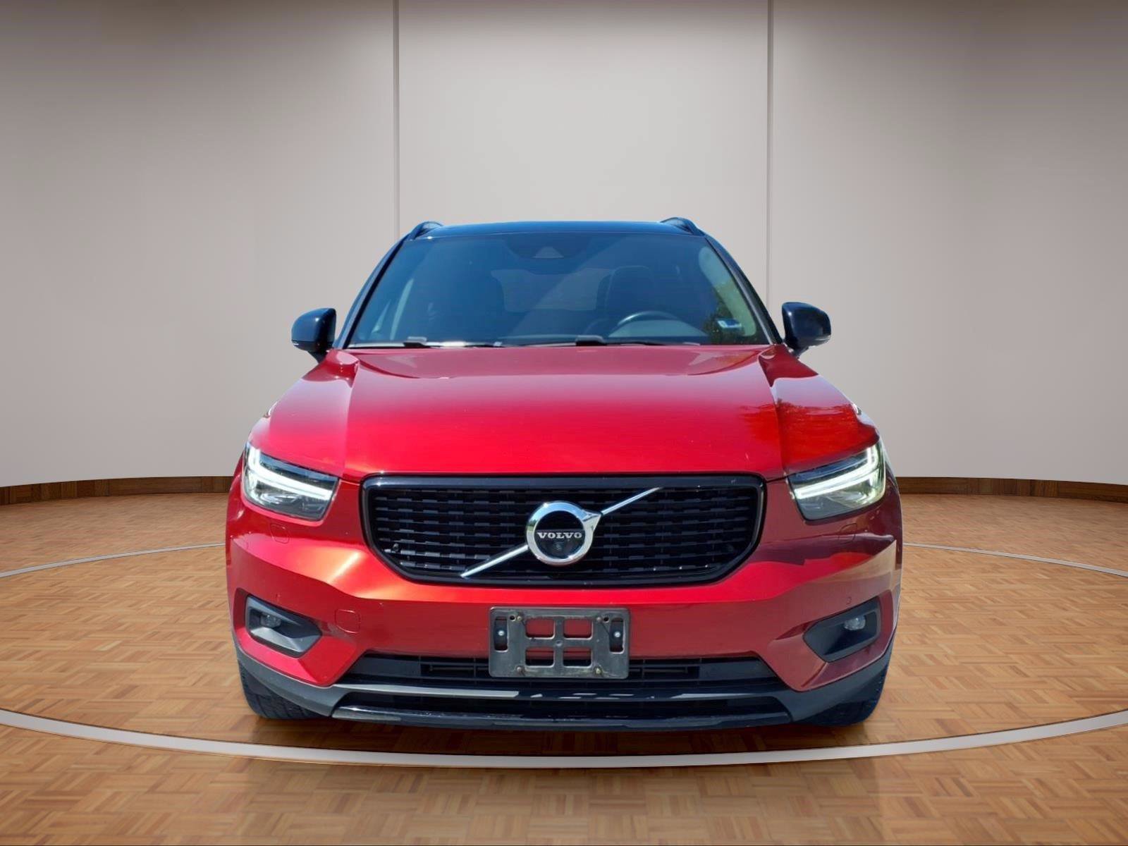 Used 2020 Volvo XC40 T5 R-Design AWD/4WD image 2