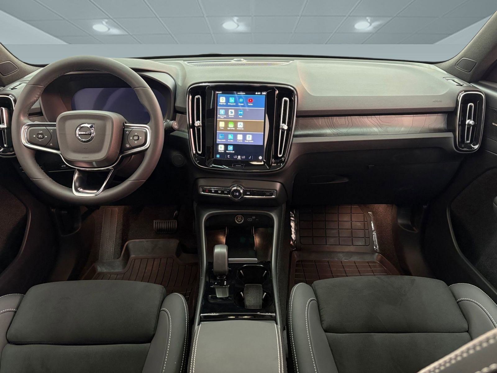 Used 2024 Volvo XC40 Recharge Ultimate w/ Protection Package Premier image 13