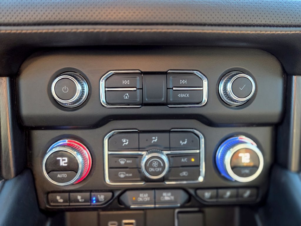 Used 2022 GMC Yukon AT4 AWD/4WD image 26