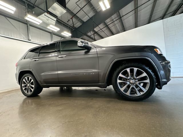 Used 2018 Jeep Grand Cherokee Overland AWD/4WD image 3