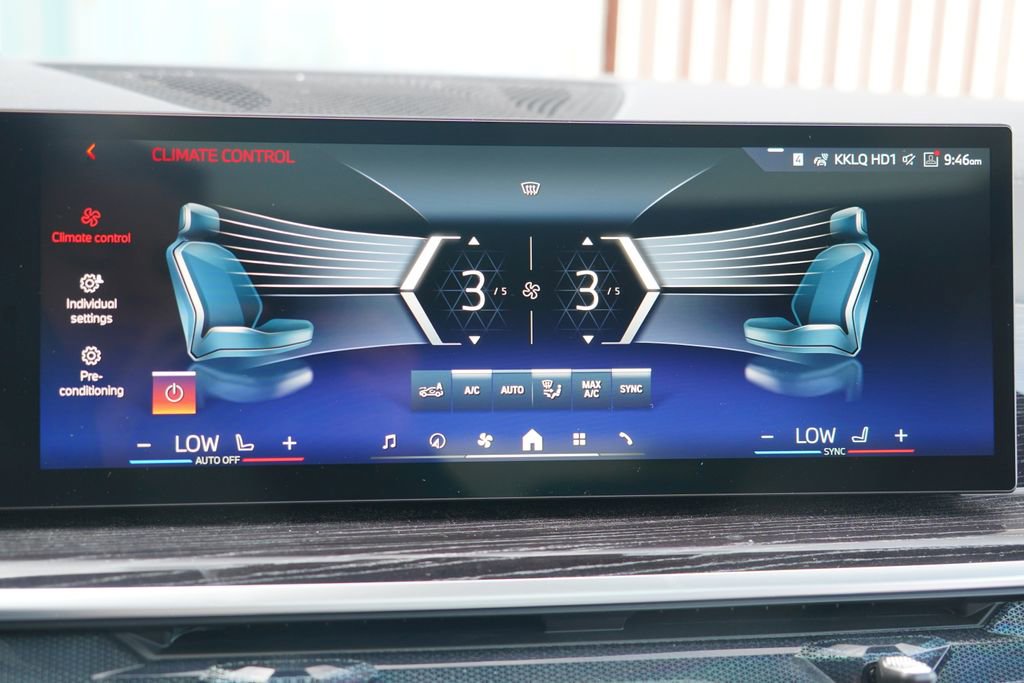 New 2026 BMW X6 xDrive40i w/ Premium Package image 16