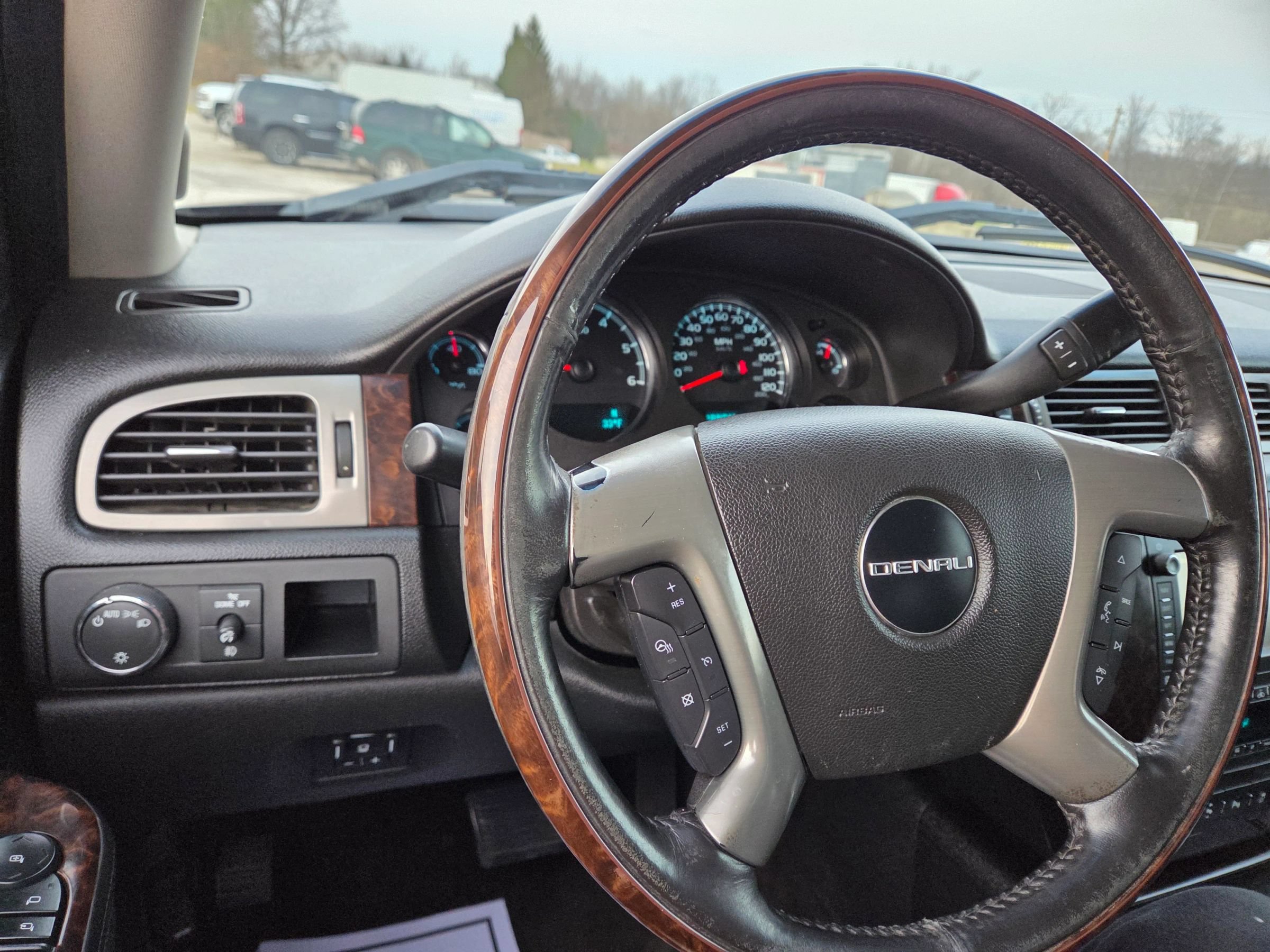 Used 2013 GMC Sierra 1500 Denali AWD/4WD image 25