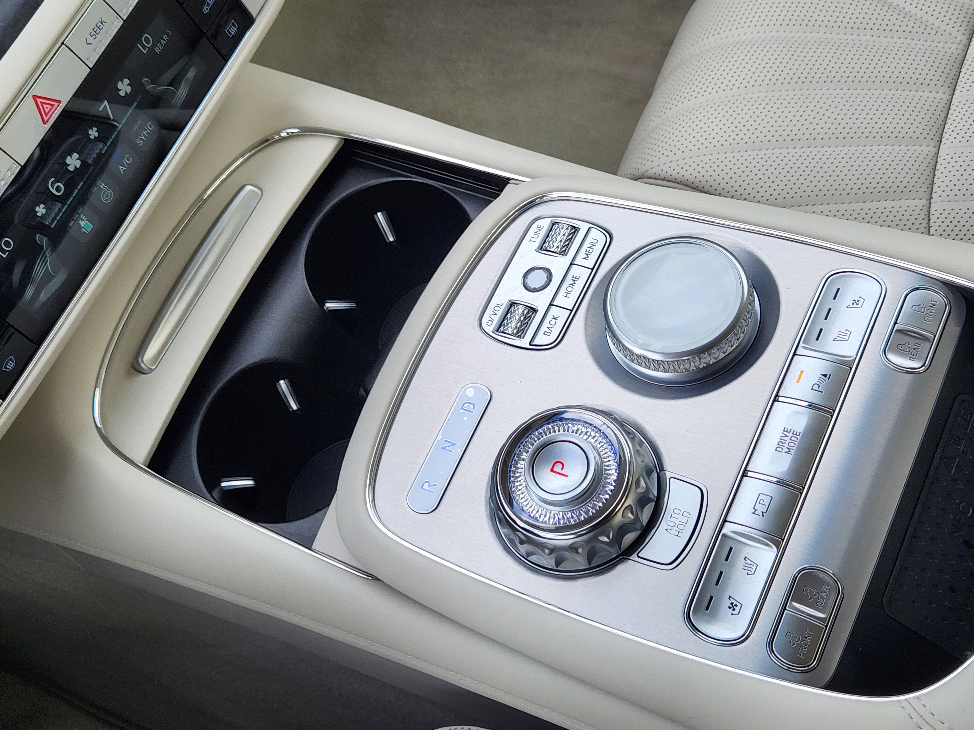 Used 2025 Genesis G90 3.5T image 21