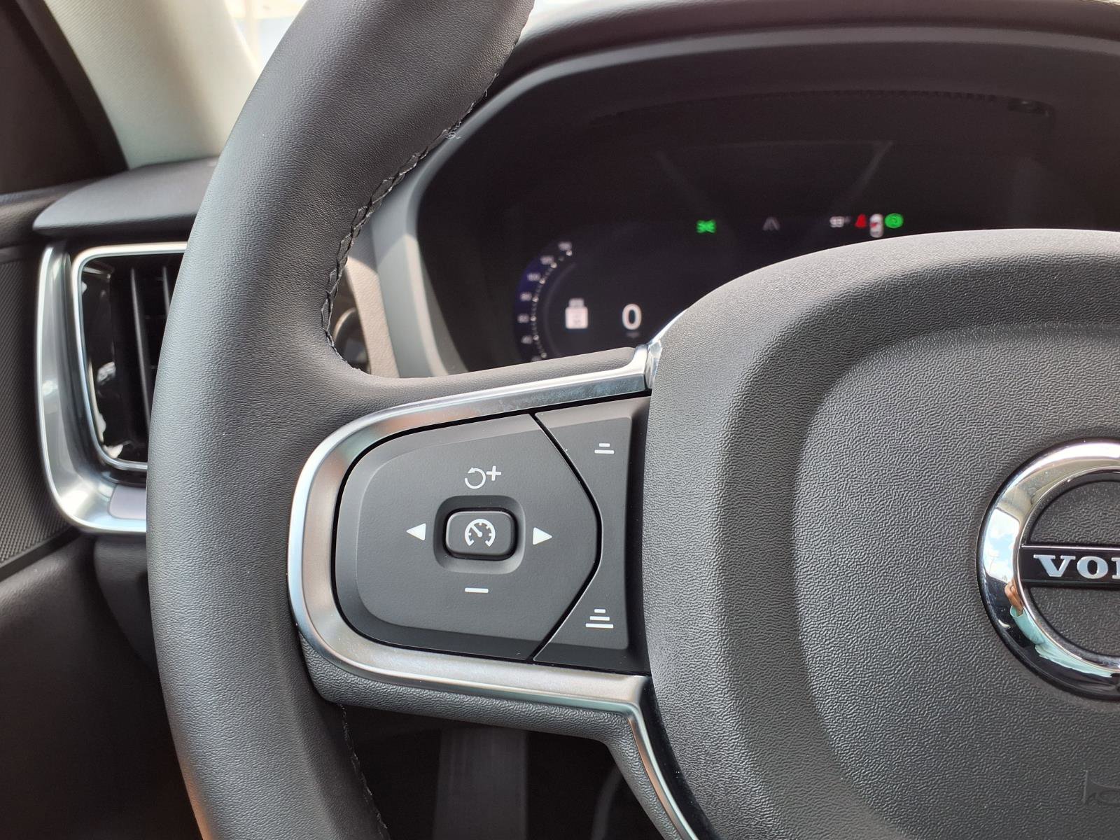Certified 2025 Volvo S60 B5 Core w/ Protection Package Premier FWD image 30