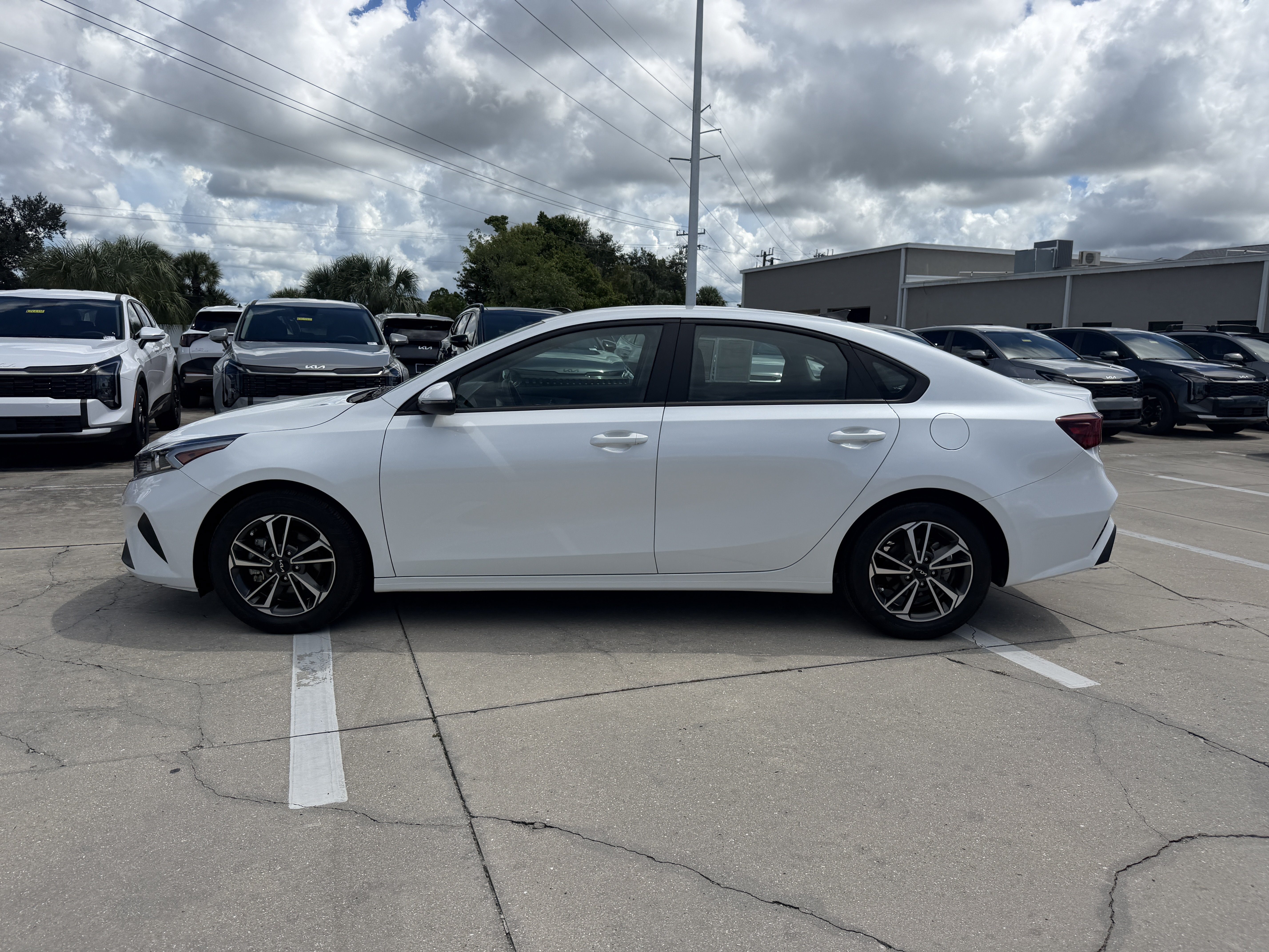 Certified 2023 Kia Forte LXS w/ LXS Technology Package FWD image 7