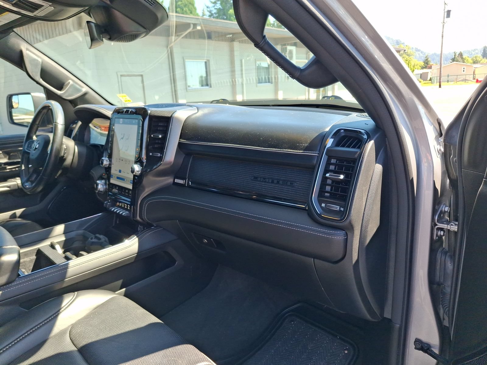 Used 2022 RAM 1500 Limited AWD/4WD image 22