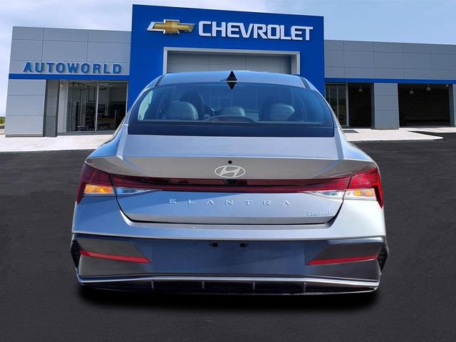 Used 2025 Hyundai Elantra Limited image 6
