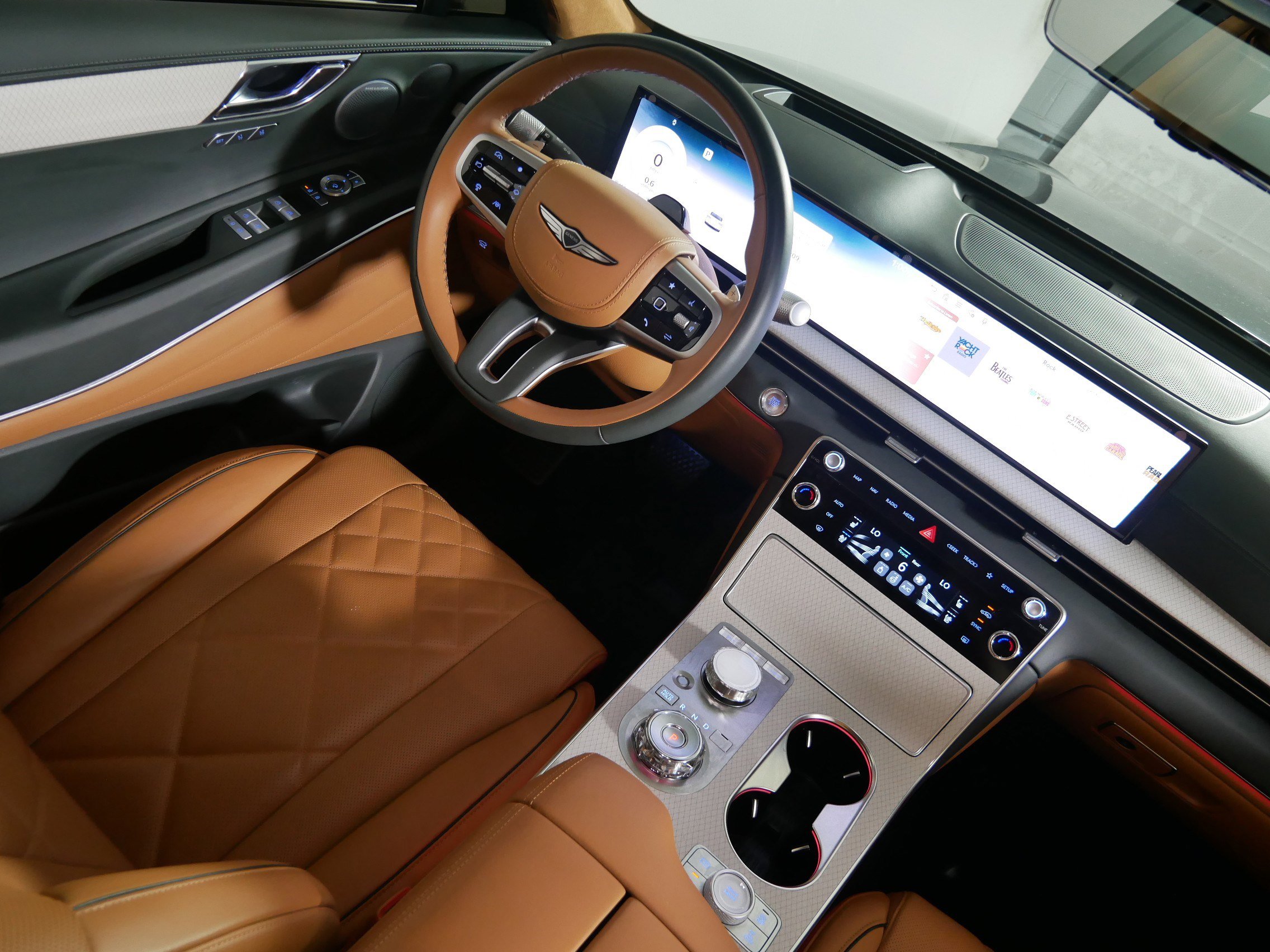 Used 2025 Genesis GV80 3.5T Prestige AWD/4WD image 9