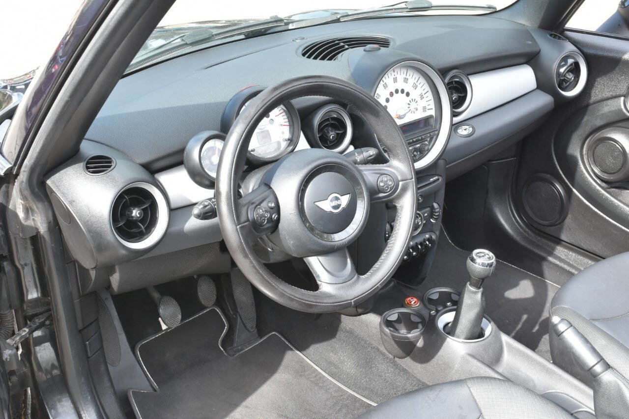 Used 2012 MINI Cooper Convertible image 29