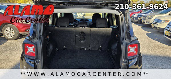 Used 2017 Jeep Renegade Latitude w/ Advanced Technology Group image 29