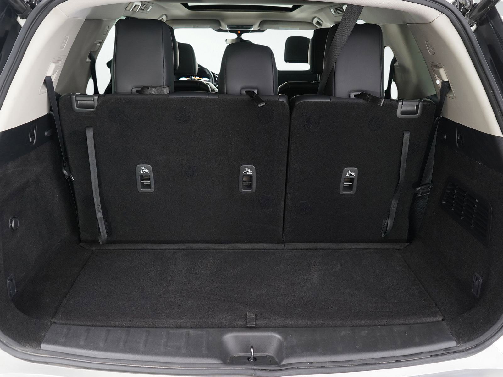 Used 2023 Nissan Pathfinder Platinum image 8