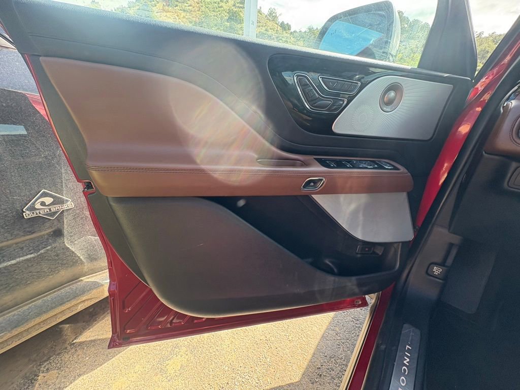 Used 2020 Lincoln Aviator Reserve w/ Equipment Group 201A AWD/4WD image 14