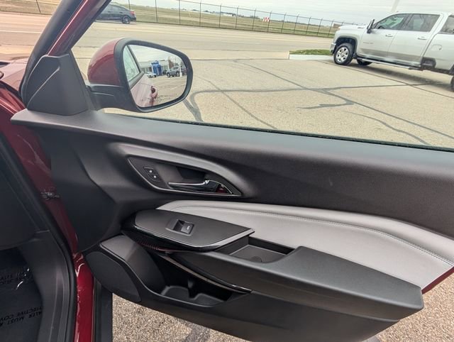 Used 2024 Chevrolet Trax LT w/ Driver Confidence Package image 5