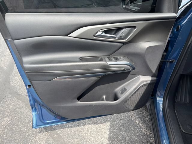 Certified 2024 Chevrolet Traverse LT w/ Trailering Package FWD image 11