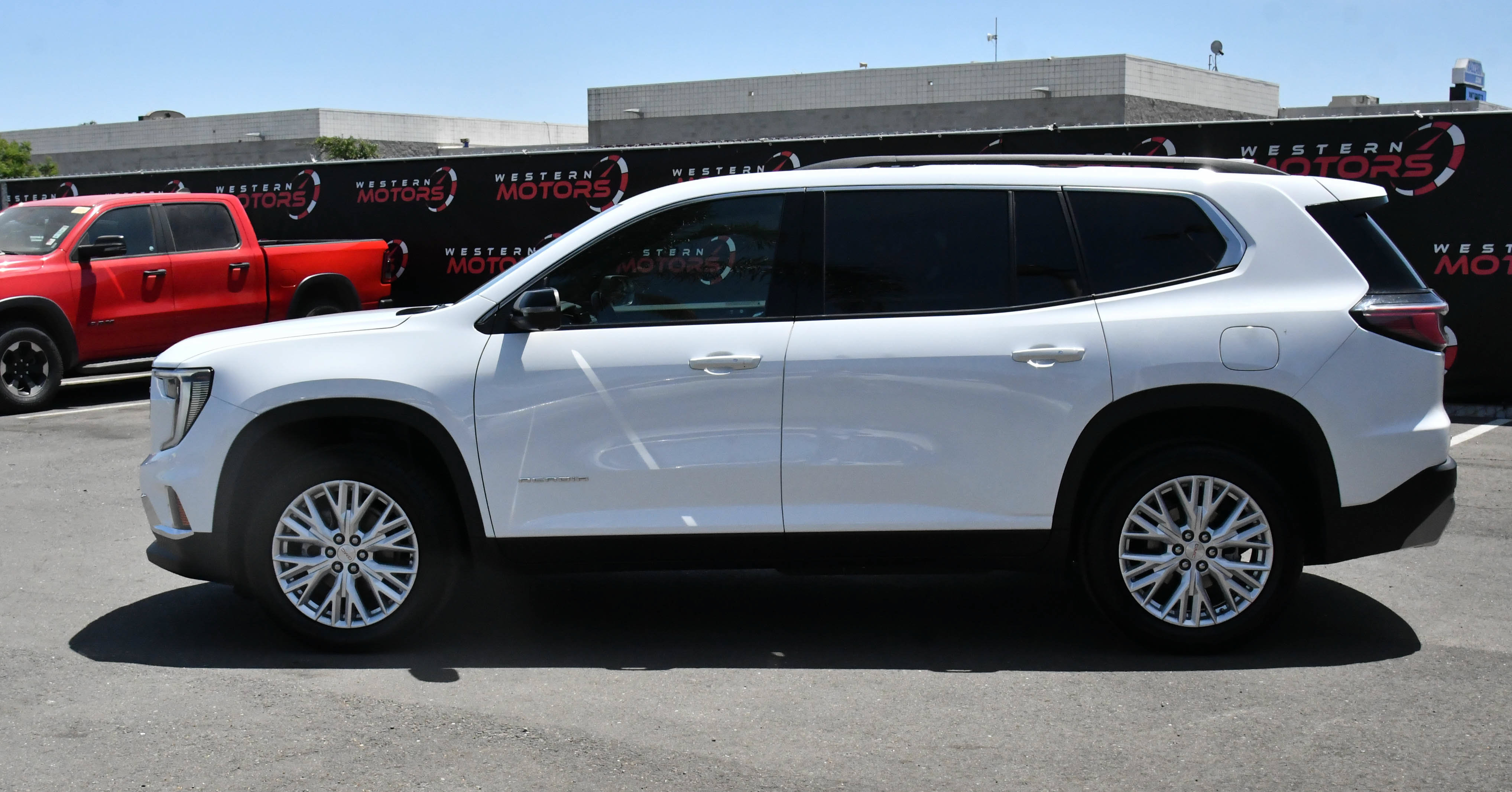 Used 2024 GMC Acadia Elevation FWD image 4