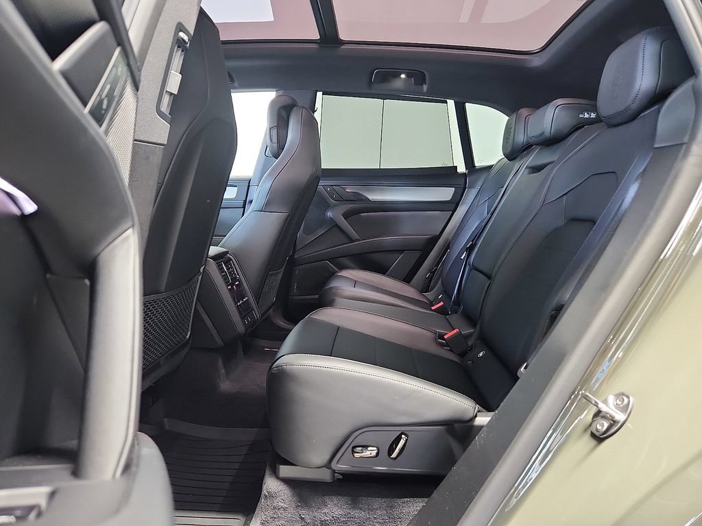 New 2026 Porsche Cayenne Electric AWD/4WD image 11