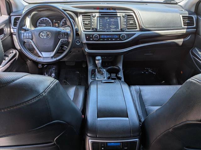 Used 2017 Toyota Highlander Limited AWD/4WD image 17