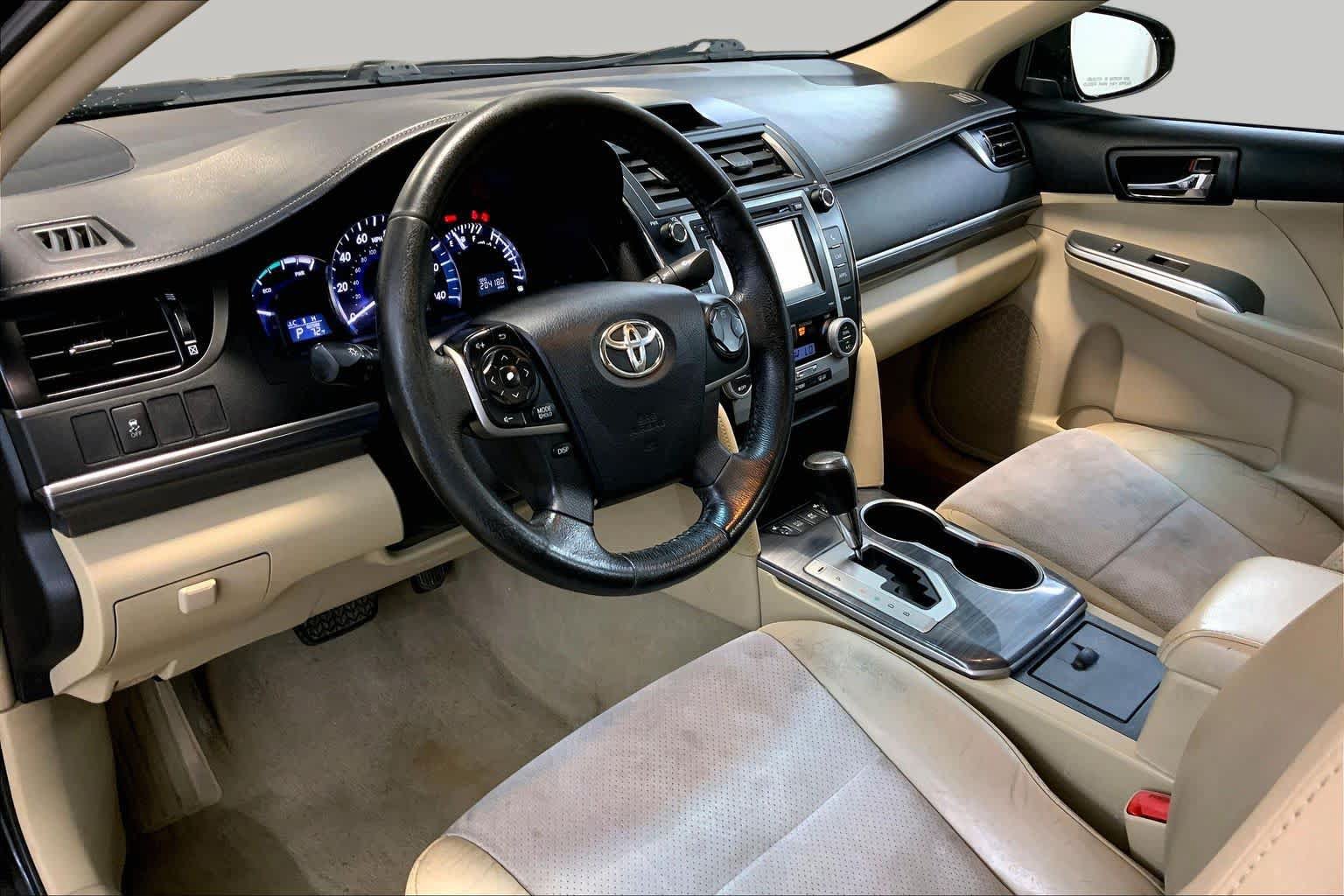 Used 2012 Toyota Camry XLE w/ Leather Pkg FWD image 17