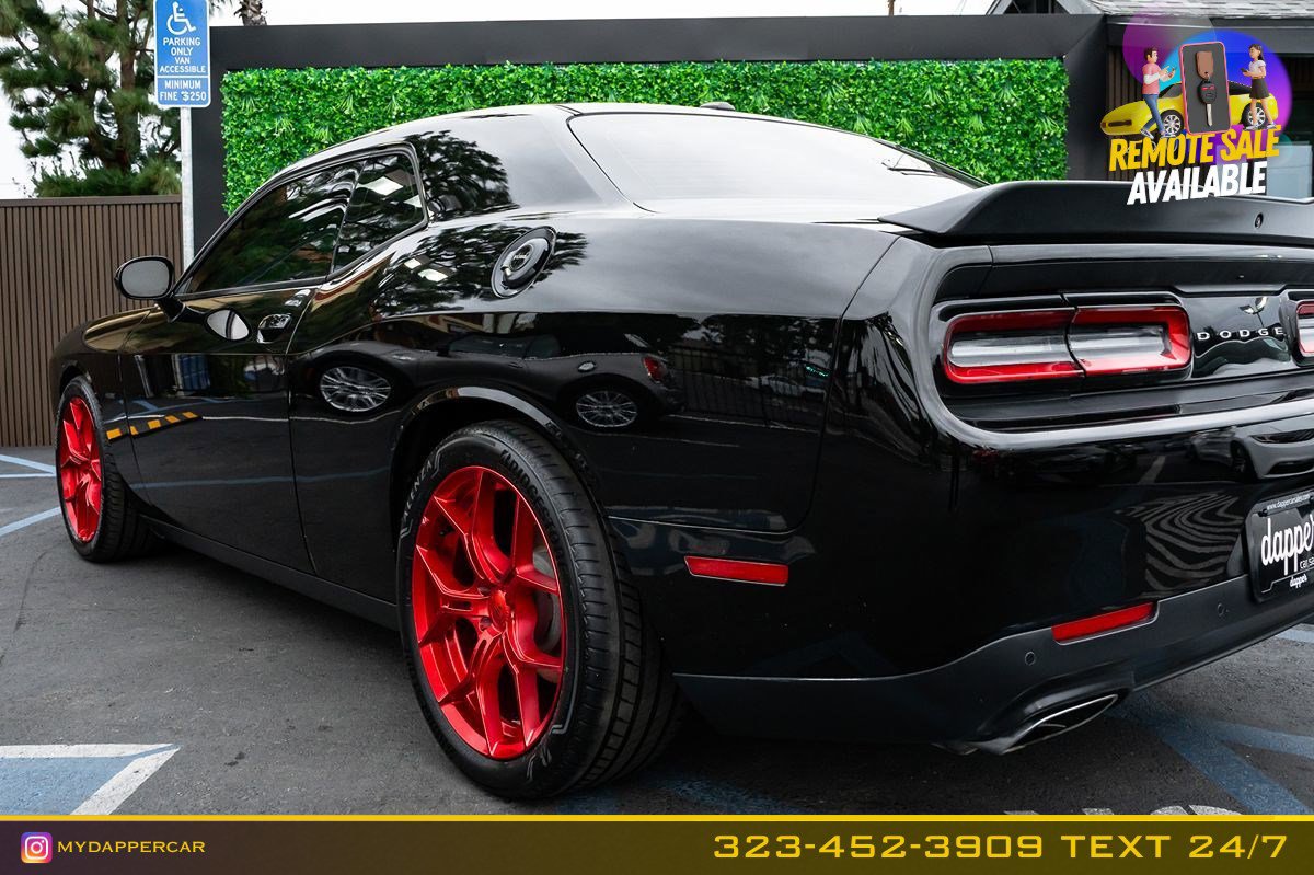 Used 2019 Dodge Challenger R/T w/ Blacktop Package image 9