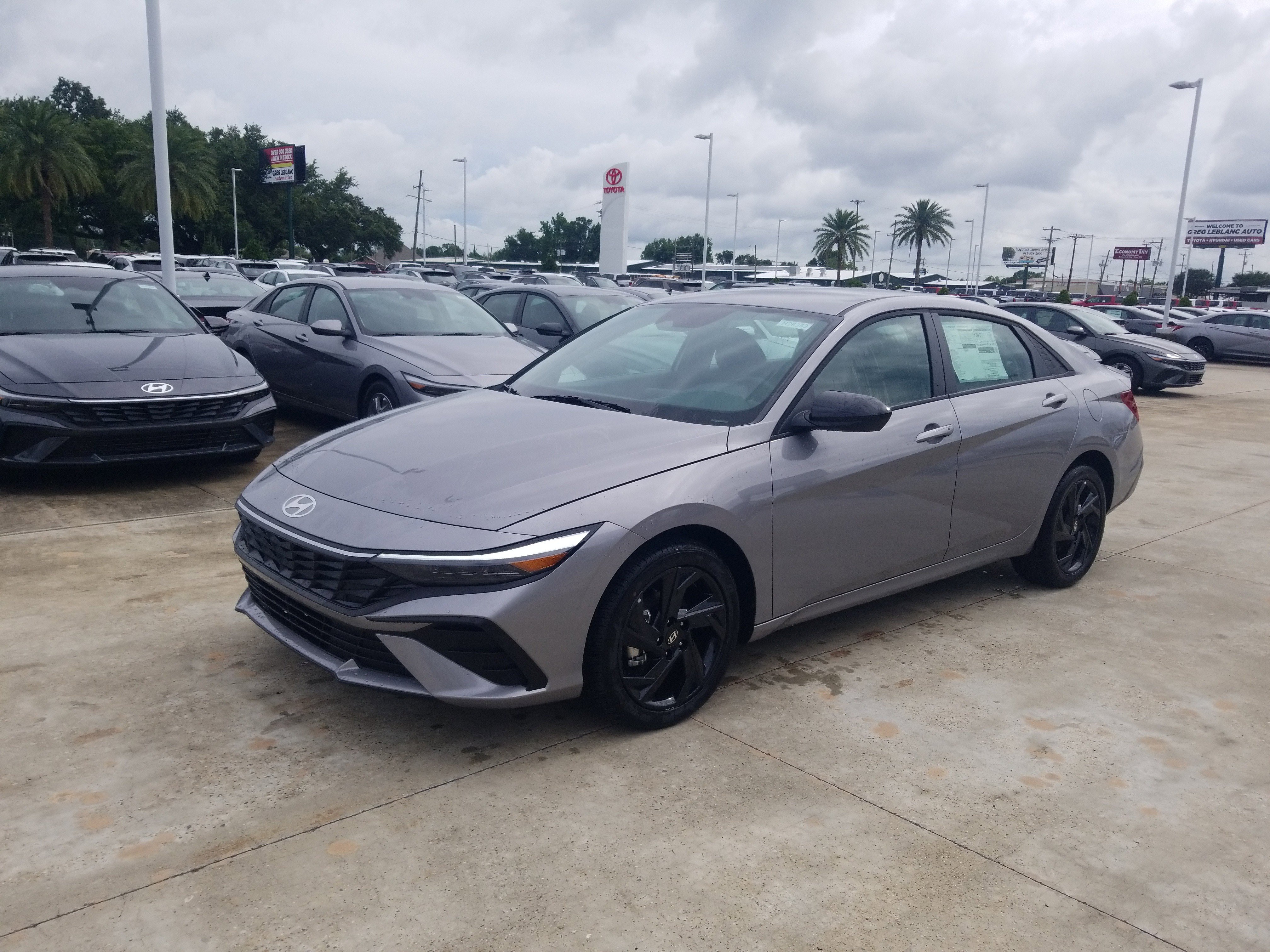 New 2026 Hyundai Elantra Sport FWD image 3