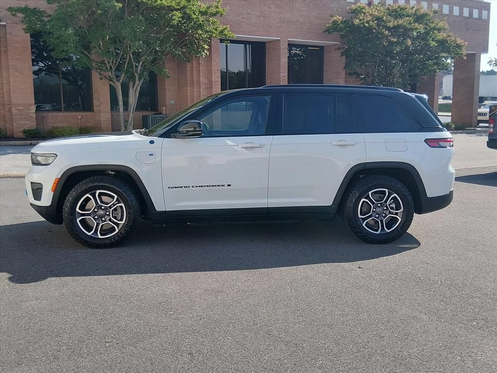 Used 2022 Jeep Grand Cherokee Trailhawk AWD/4WD image 7