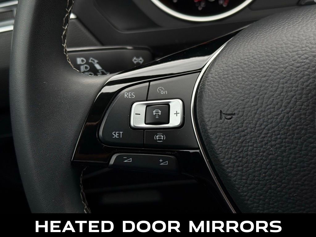 Used 2021 Volkswagen Tiguan SE image 23