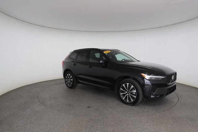 Used 2023 Volvo XC60 B5 Plus image 27