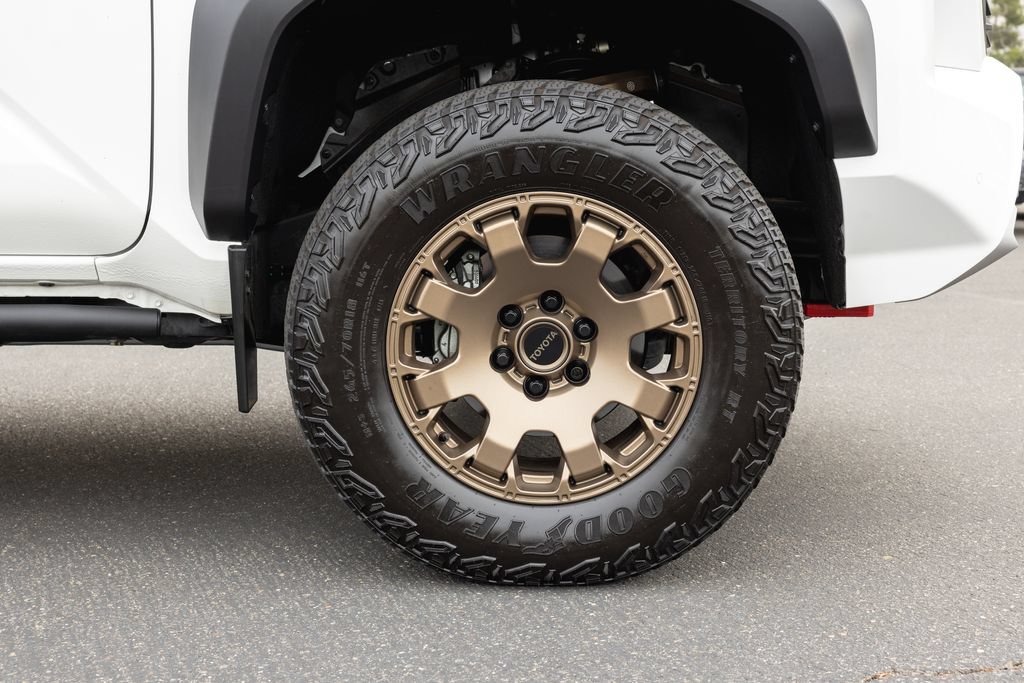 Certified 2025 Toyota Tacoma 4x4 Double Cab Hybrid image 4