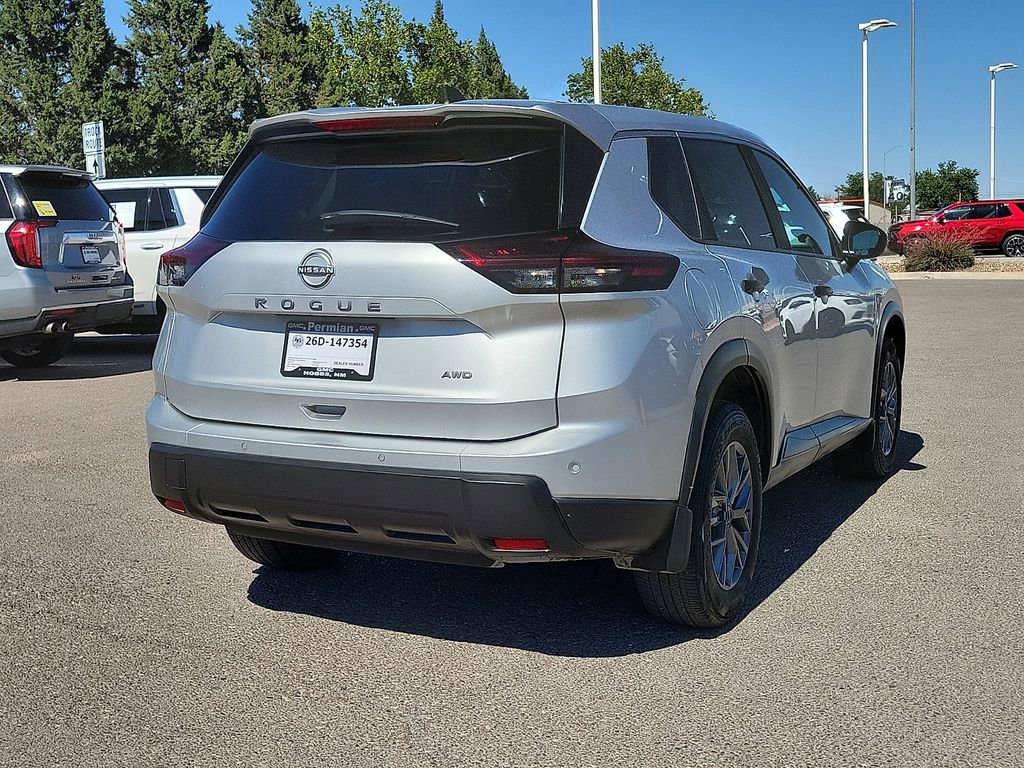 Used 2024 Nissan Rogue S AWD/4WD image 10