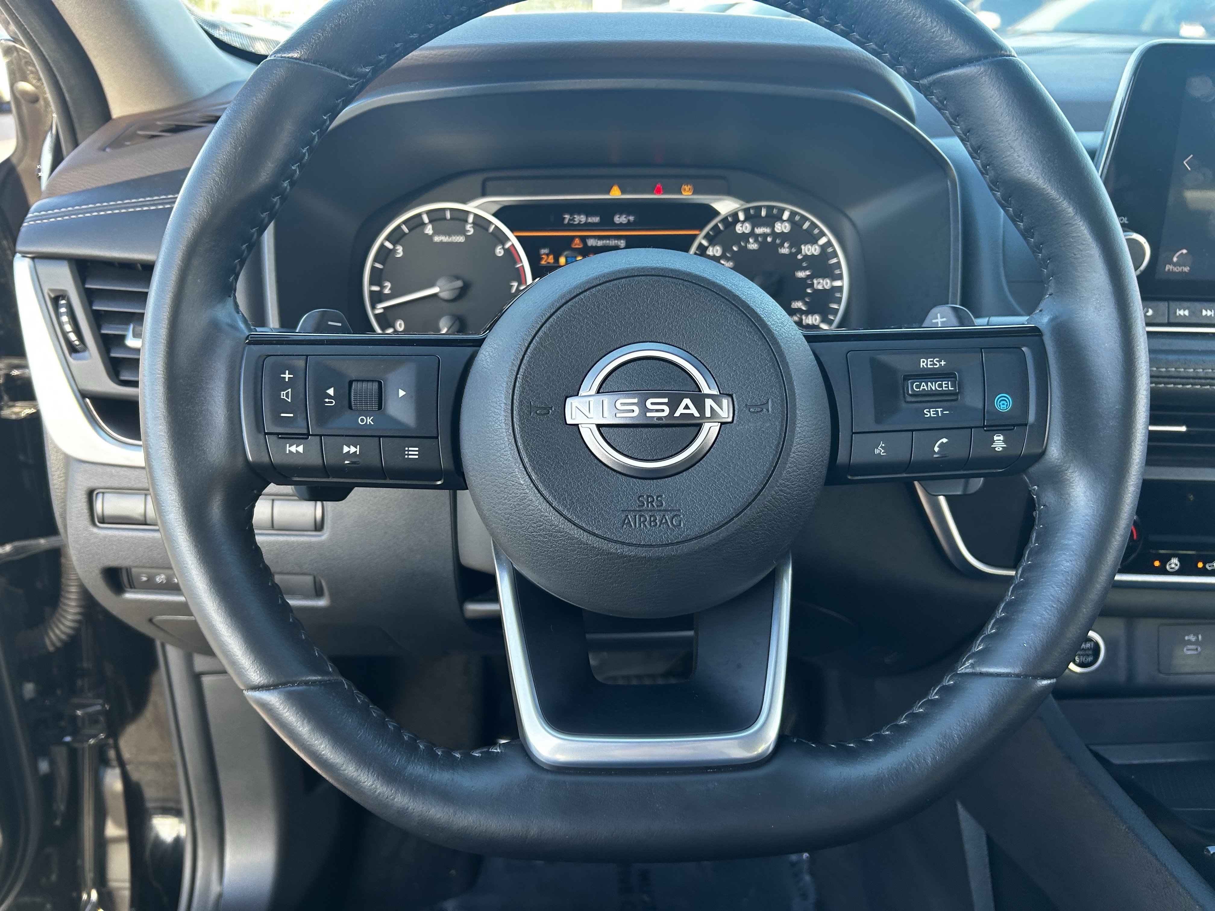 Used 2023 Nissan Rogue SV w/ SV Premium B Package image 22