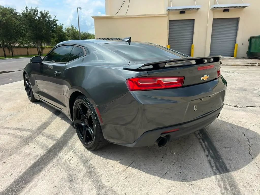 Used 2016 Chevrolet Camaro LT RWD image 7
