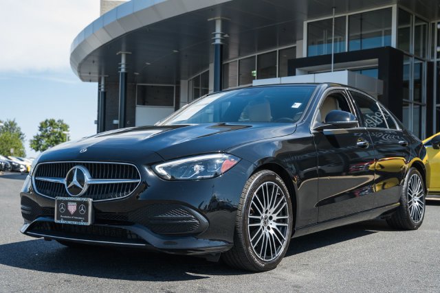Used 2023 Mercedes-Benz C 300 4MATIC Sedan image 3