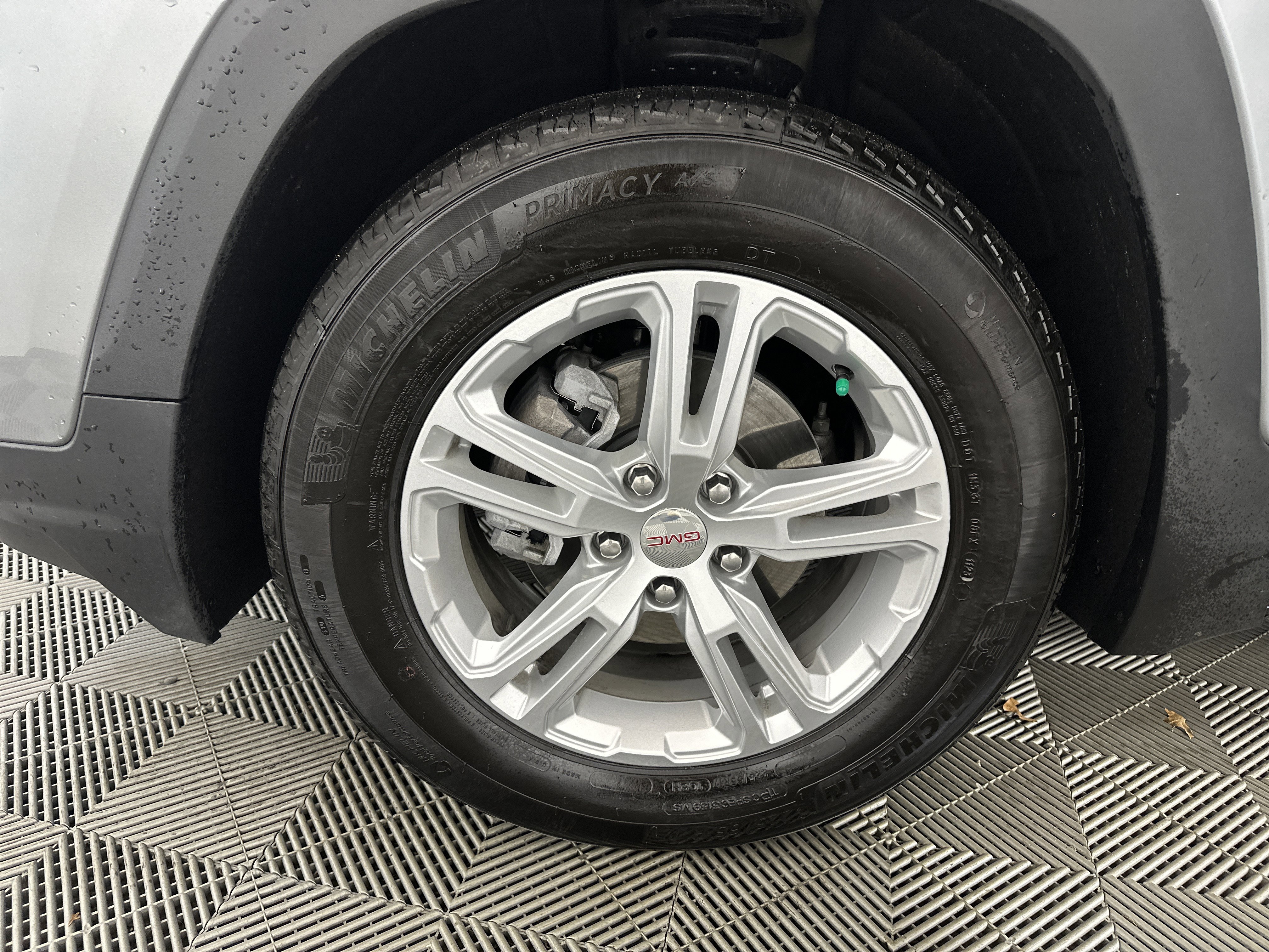 Used 2023 GMC Terrain SLE image 13