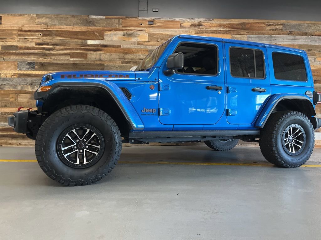 Used 2025 Jeep Wrangler Unlimited Rubicon AWD/4WD image 9